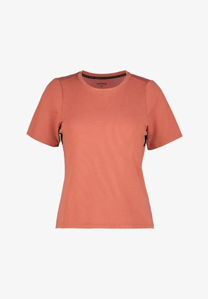 Camiseta de manga corta en color coral, con cuello redondo, tejido texturizado y sutiles detalles negros en las mangas. Diseño simple y casual.