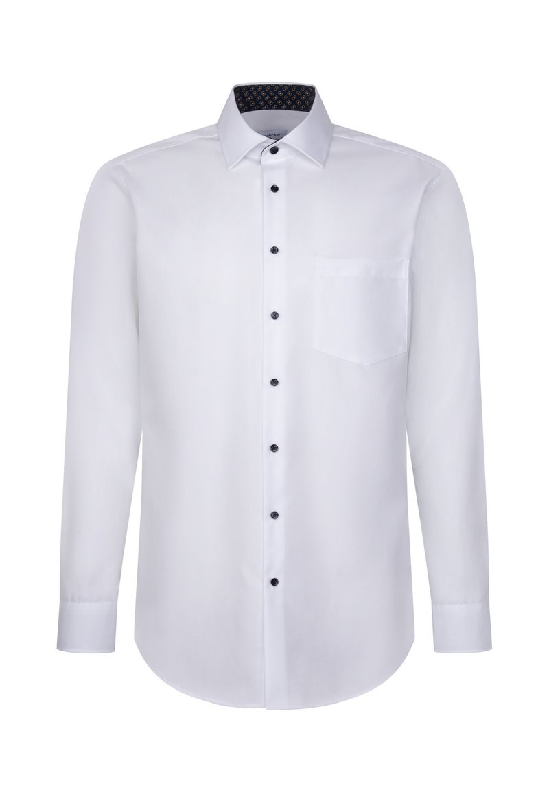 Weißes Langarmhemd mit Knopfleiste, schwarzen Knöpfen, einer einzelnen Brusttasche und einem gemusterten Kragenfutter. Glatte Stofftextur.