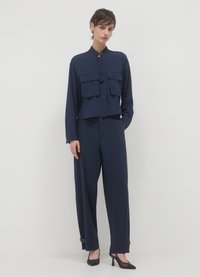 Calliope COREANA CON TASCONI - Button-down blouse - blu notte