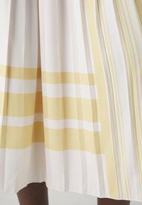 GANT PLEATED SKIRT - Rakott szoknya - cream