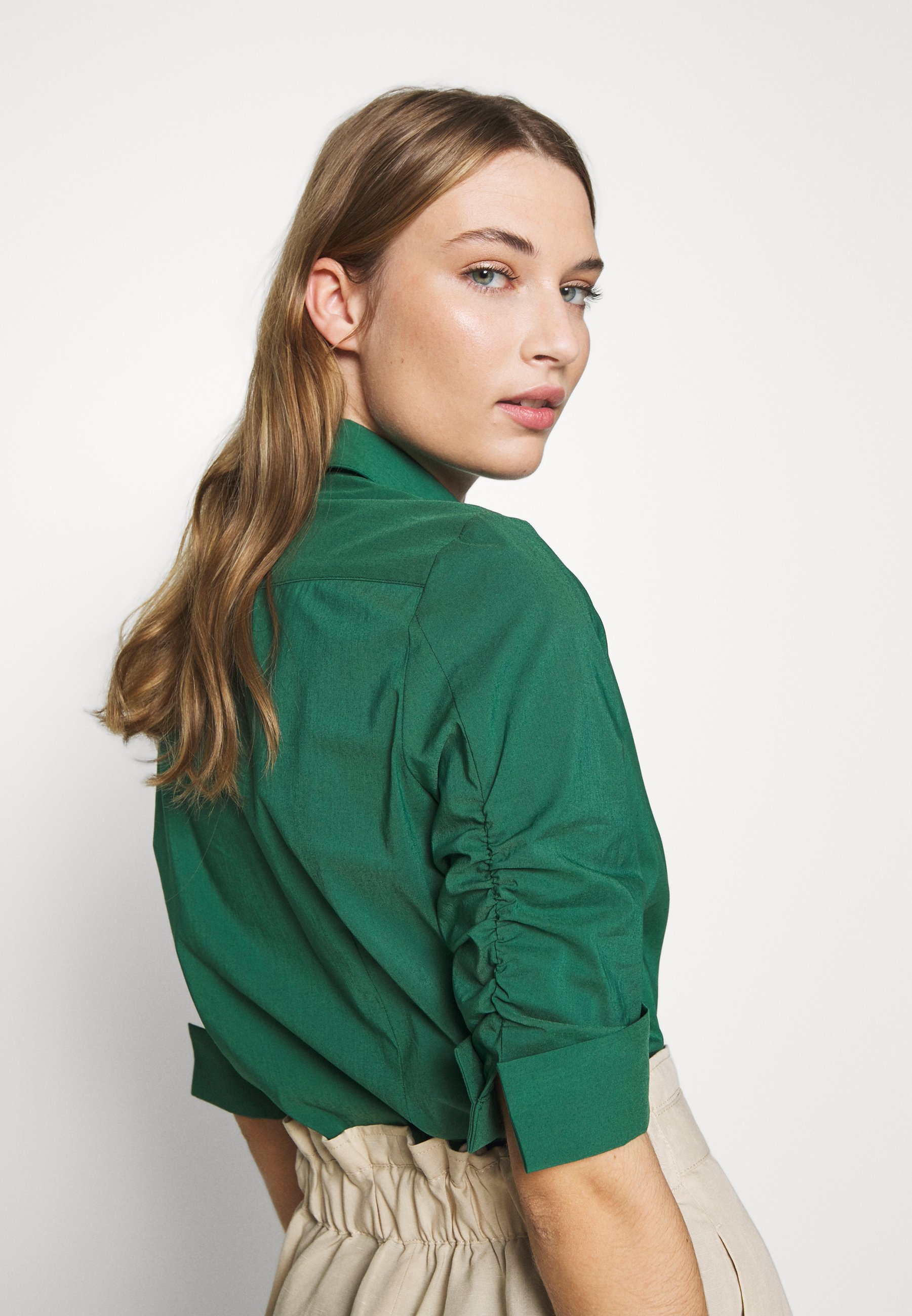 Steffen Schraut BENITA ESSENTIAL BLOUSE Skjorte ocean Steffen Schraut BENITA ESSENTIAL BLOUSE - Skjorte - ocean green