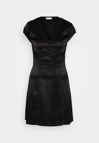 Robe en satin noir avec un décolleté en V, des manches courtes et des boutons décoratifs sur le devant. Bustier ajusté menant à une jupe évasée. Texture lisse.