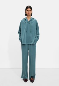 PARFOIS ONLINE EXCLUSIVE niebieski