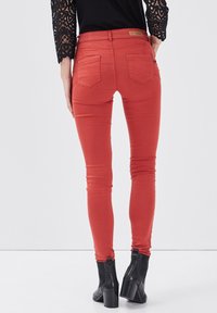 BONOBO Jeans Vaqueros slim fit - orange foncé