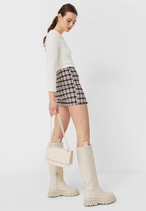 MIT MUSCHELDETAIL - Taška s příčným popruhem - white
