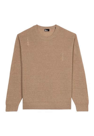 Beige gerippter Strickpullover mit langen Ärmeln, Rundhalsausschnitt und dezenten Seitenschlitzen. Weiche Textur, versehen mit Markenlabel am Ausschnitt.