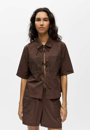 Object, OBERTEIL BESTICKTES - Chemisier - seal brown
