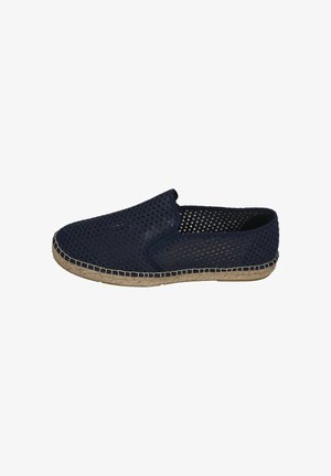 Marineblaue Espadrille zum Hineinschlüpfen mit gewebtem Mesh-Obermaterial und beiger Jutesohle, entworfen für den Freizeitgebrauch.