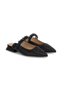 Mule nere a punta con una texture intrecciata, caratterizzate da una fascia di perline sul piede e un tacco basso per maggiore stabilità.