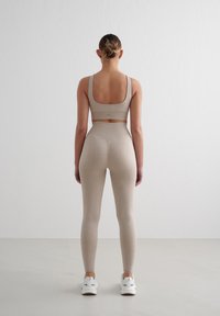 Thumbnail Image 4
