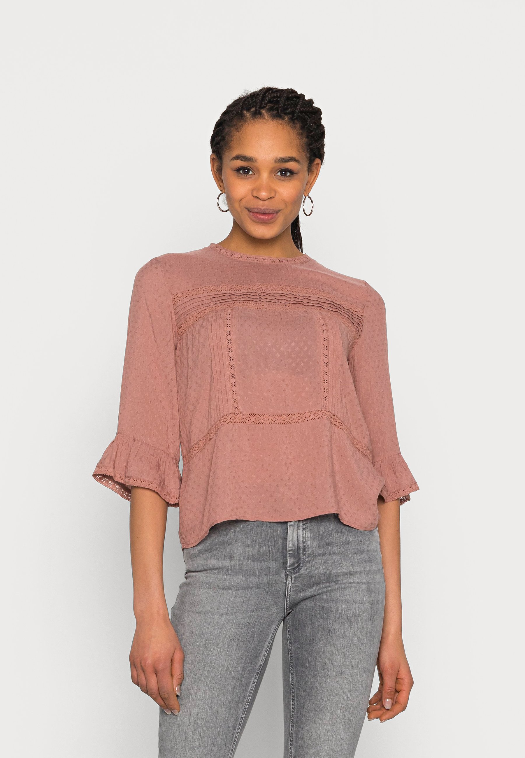 turtleneck with only sleeves