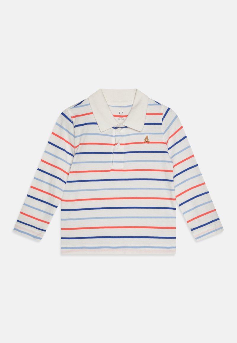 Polo shirt cu mânecă lungă, de culoare albă, cu dungi orizontale roșii și albastre. Prezintă un guler, trei butoane și un detaliu mic cu logo.