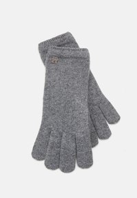 Grijze gebreide handschoenen met aparte vingercompartimenten, een zachte textuur en een klein metalen logoaccent.