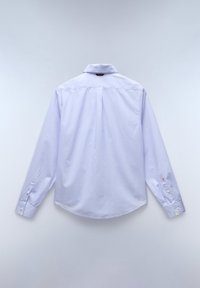 Licht paarse blouse met lange mouwen, een puntkraag, een achterplooitje en knoopmanchetten met een klein geborduurd detail.