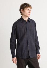 Mads Nørgaard - SUNE STRIPE SHIRT - Shirt - chicory coffee/parisian night Thumbnail Image 1