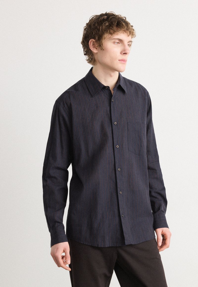 Mads Nørgaard - SUNE STRIPE SHIRT - Shirt - chicory coffee/parisian night, Enlarge