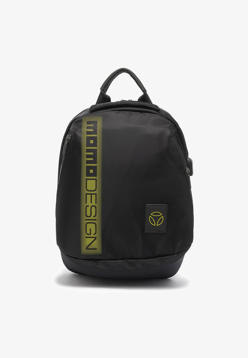 Zaino nero con superficie texturizzata, una striscia gialla prominente con l'etichetta "DESIGN", una maniglia superiore e un piccolo logo.