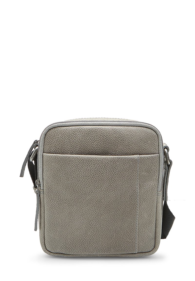 Borsa a tracolla in pelle grigia con finitura testurizzata, chiusura con zip e tasca frontale. Tracolla regolabile con dettagli in metallo. Forma quadrata compatta.