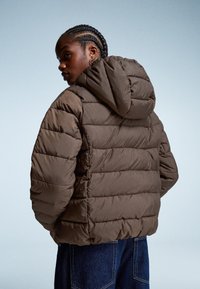 Bershka Winterjas - dark brown