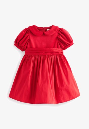 Robe rouge pour tout-petit avec manches courtes bouffantes, col Claudine, taille cintrée et jupe froncée.