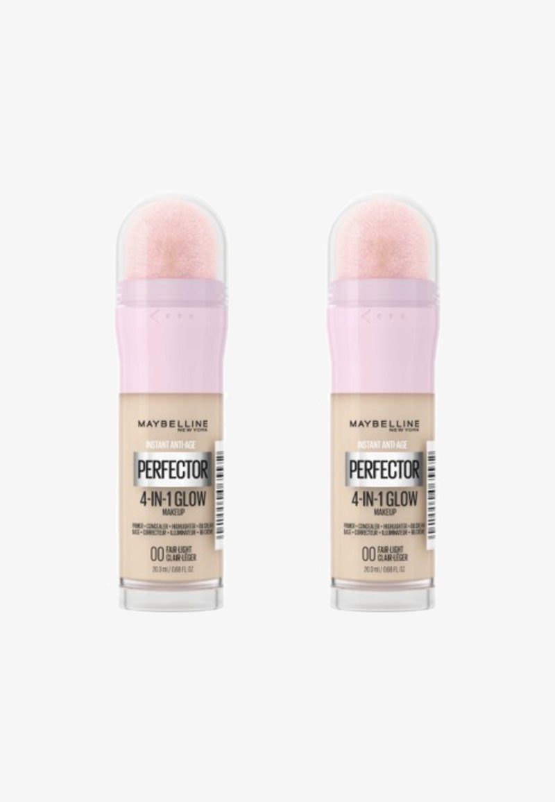 Maquillage Maybelline 4-en-1 Glow dans un tube transparent avec un applicateur rose. L'étiquette présente un texte noir et indique la teinte "00 Clair Lumière."