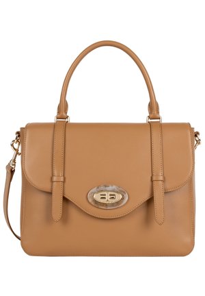 Sac à main en cuir tan avec une forme structurée, deux poignées supérieures, une bandoulière amovible et un fermoir ovale décoratif. Texture lisse.