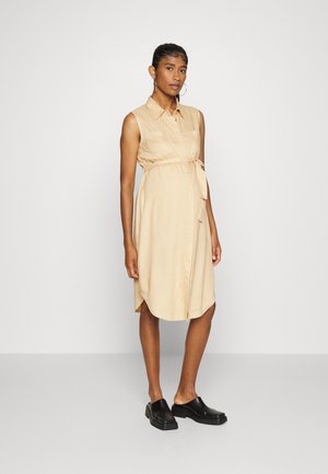MLMERCY LIA SHIRT DRESS - Košilové šaty - warm sand