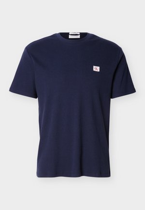 Calvin Klein Jeans, WAFFLE BADGE TEE - Lihtne T-särk - dark sapphire