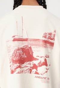Thumbnail Image 7
