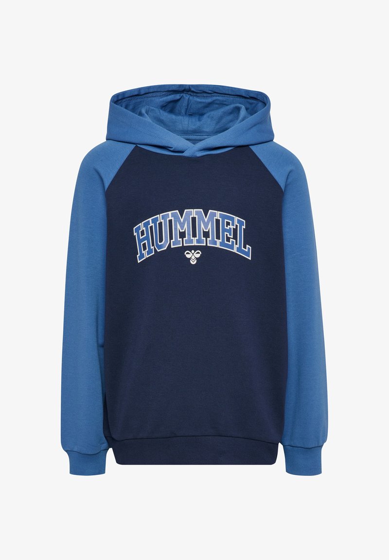 Kapuzensweatshirt mit marineblau und hellblauen Farbsäulen. Verfügt über ein großes "HUMMEL"-Logo in Weiß über die Brust. Aus einem Baumwoll-Mischgewebe.