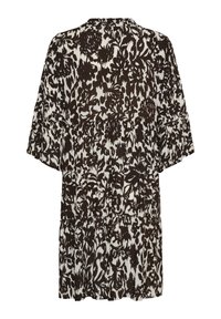 Rochie lejeră alb-negru cu fustă în straturi și mâneci largi, având un model floral abstract.