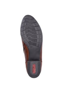 Suola di scarpa in pelle marrone con un battistrada in gomma texturizzata per migliorare la presa. Presenta il logo del marchio e l'impronta della taglia, con una finitura liscia sulla parte superiore in pelle.