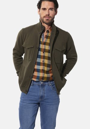 STRICKJACKE HALOR - Strickjacke - oliv