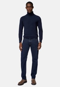 Boggi Milano POLO NECK - Džemperis - navy blue