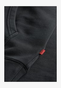 Selezionato, washed black