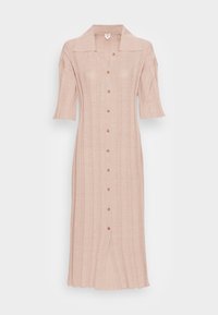 Robe en maille côtelée jusqu'au genou de couleur rose clair. Elle présente un devant à boutons, des manches courtes et un col pointu pour un look structuré.