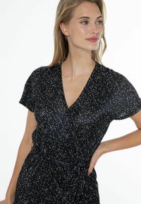 Protest PRTBRESSER - Freizeitkleid - true black