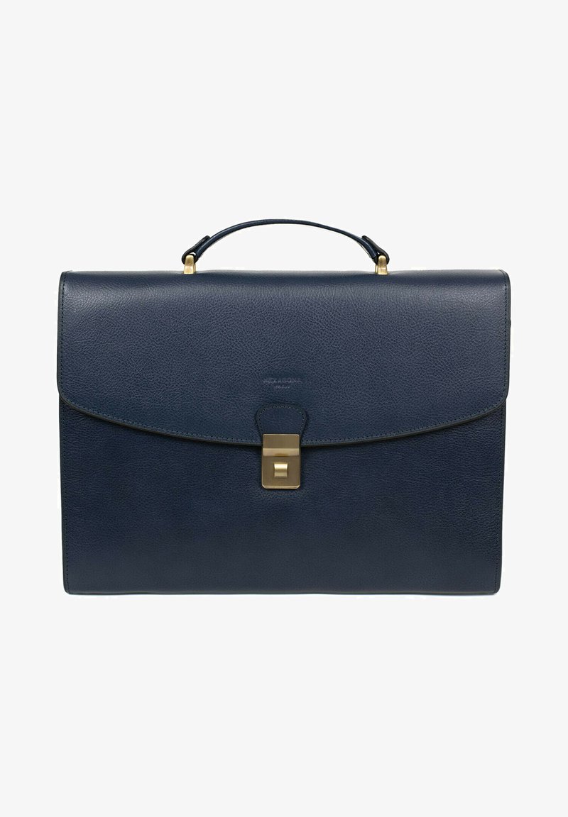 Granatowa skórzana teczka o gładkiej fakturze, metalowym zapięciu i krótkim uchwycie. Posiada minimalne oznakowanie z przodu.