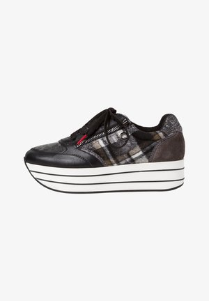 s.Oliver SNEAKER - Trainers - black comb
