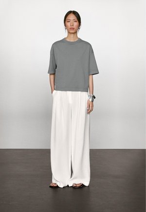 Massimo Dutti DARTED PALAZZO - Tygbyxor - white