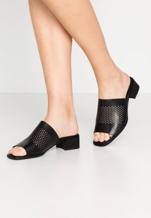 Tamaris SLIDES - Mules - black