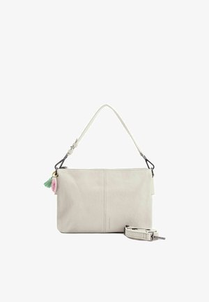 Sac à main en cuir gris clair avec une bandoulière amovible, une fermeture éclair et un porte-clés à pampilles décoratif aux accents colorés.