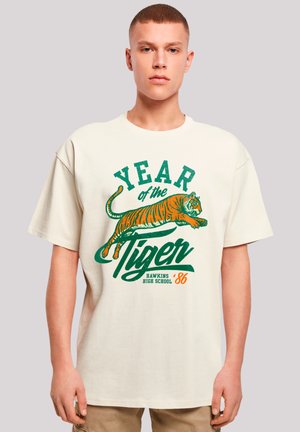 STRANGER THINGS HAWKINS YEAR OF THE TIGER 86 NETFLIX TV SERIES - T-Shirt print - sand