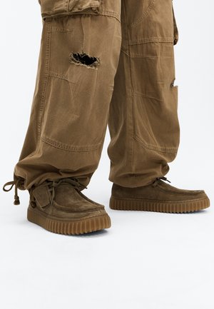 Clarks TORHILL LO - Chaussures à lacets - olive suede