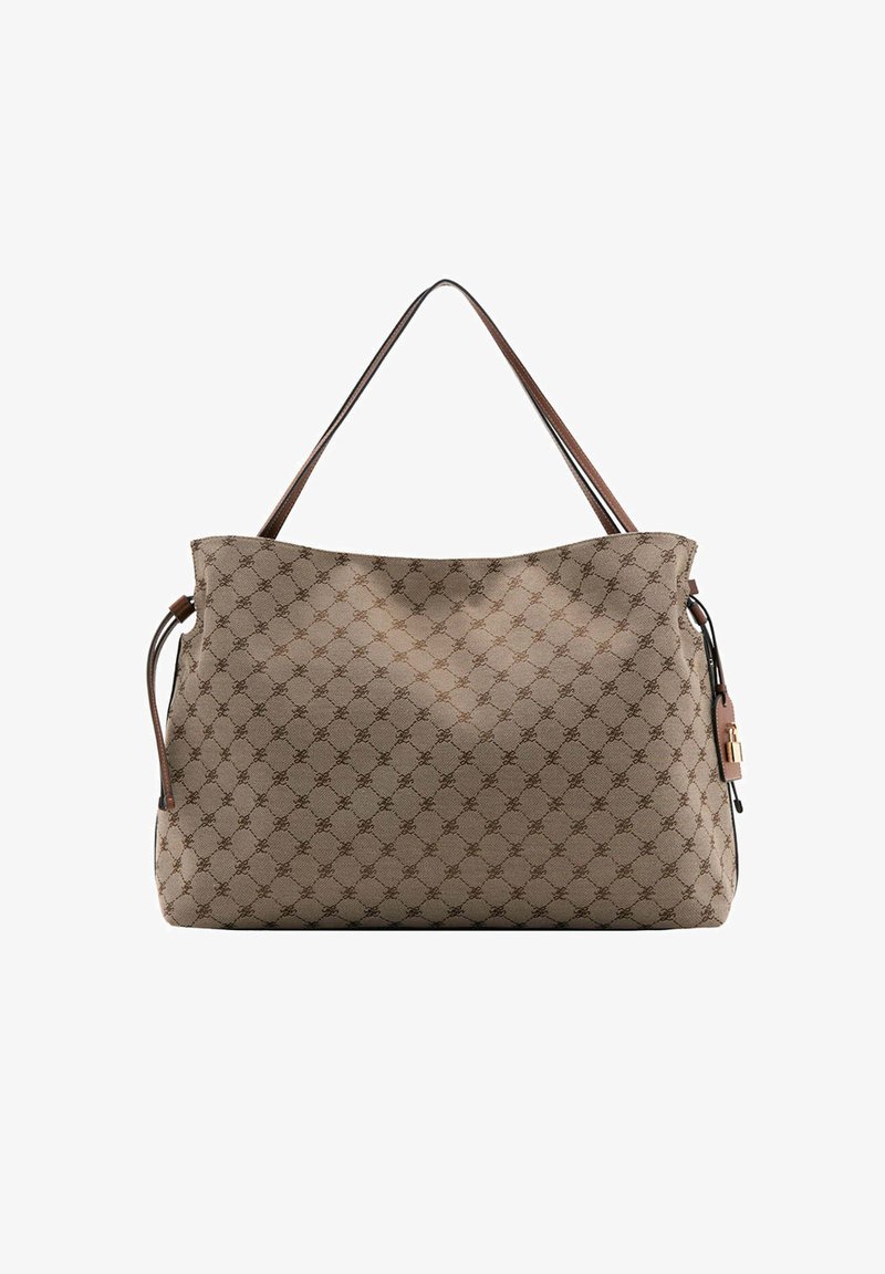 Sac fourre-tout en tissu beige doux avec motif géométrique marron, bandoulière simple et petit détail de cadenas suspendu sur le côté.