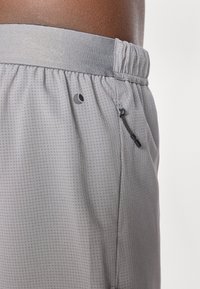 Thumbnail Image 6