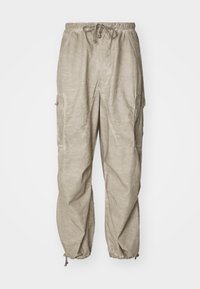 WASH PARACHUTE PANTS UNISEX - Hlačami s stranskimi žepi - beige oil