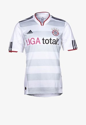 Maillot de football rayé blanc et gris clair du Bayern Munich avec liseré rouge, logo Adidas et texte du sponsor "LIGA total!" à l'avant.