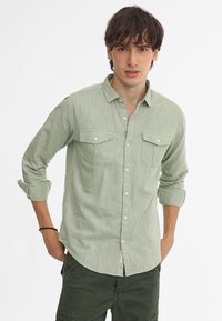 HARRISON - Hemd - green