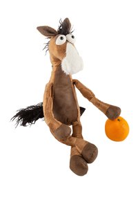 Poney en peluche brun avec un museau blanc, de grands yeux et une crinière texturée, tenant une orange. Présente des textures de tissu douces et variées.
